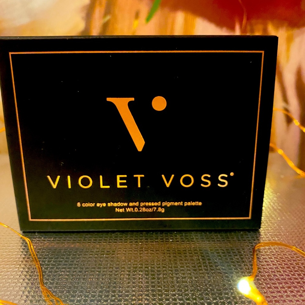 VIOLET VOSS coral pop eye shadow & pressed pigment